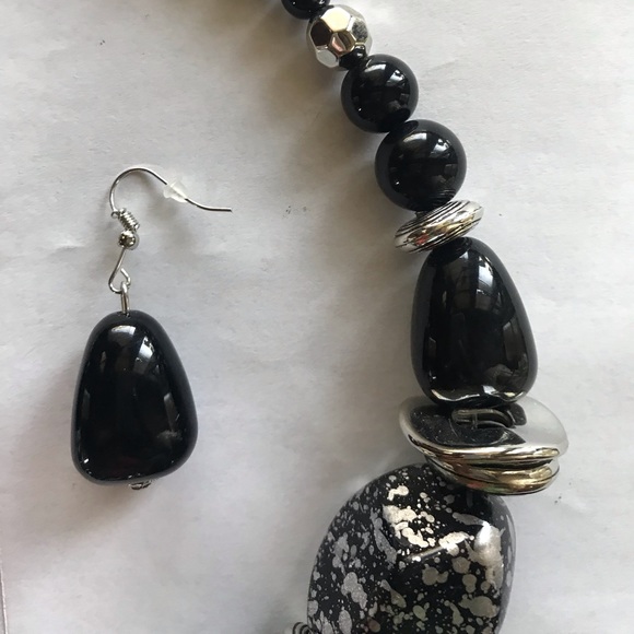 Black & Silver Chunky Bead Necklace/Earrings - Picture 4 of 5